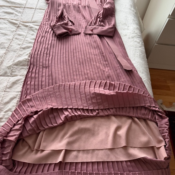 Dress - Picture 3 of 6